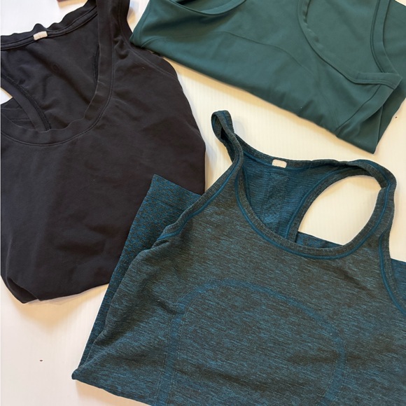 PROMO: BUY 3 GET 1 FREE | Set of 4 Lululemon Tanks | Align & Swiftly | Size XS - Picture 3 of 9